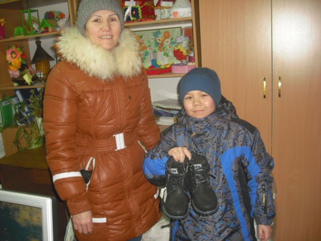 Теплые зимние куртки многодетным семьям в г. Акколь