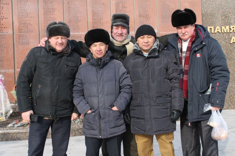 Торжественная встреча за праздничным столом вдов и матерей погибших участников боевых действий в Афганистане